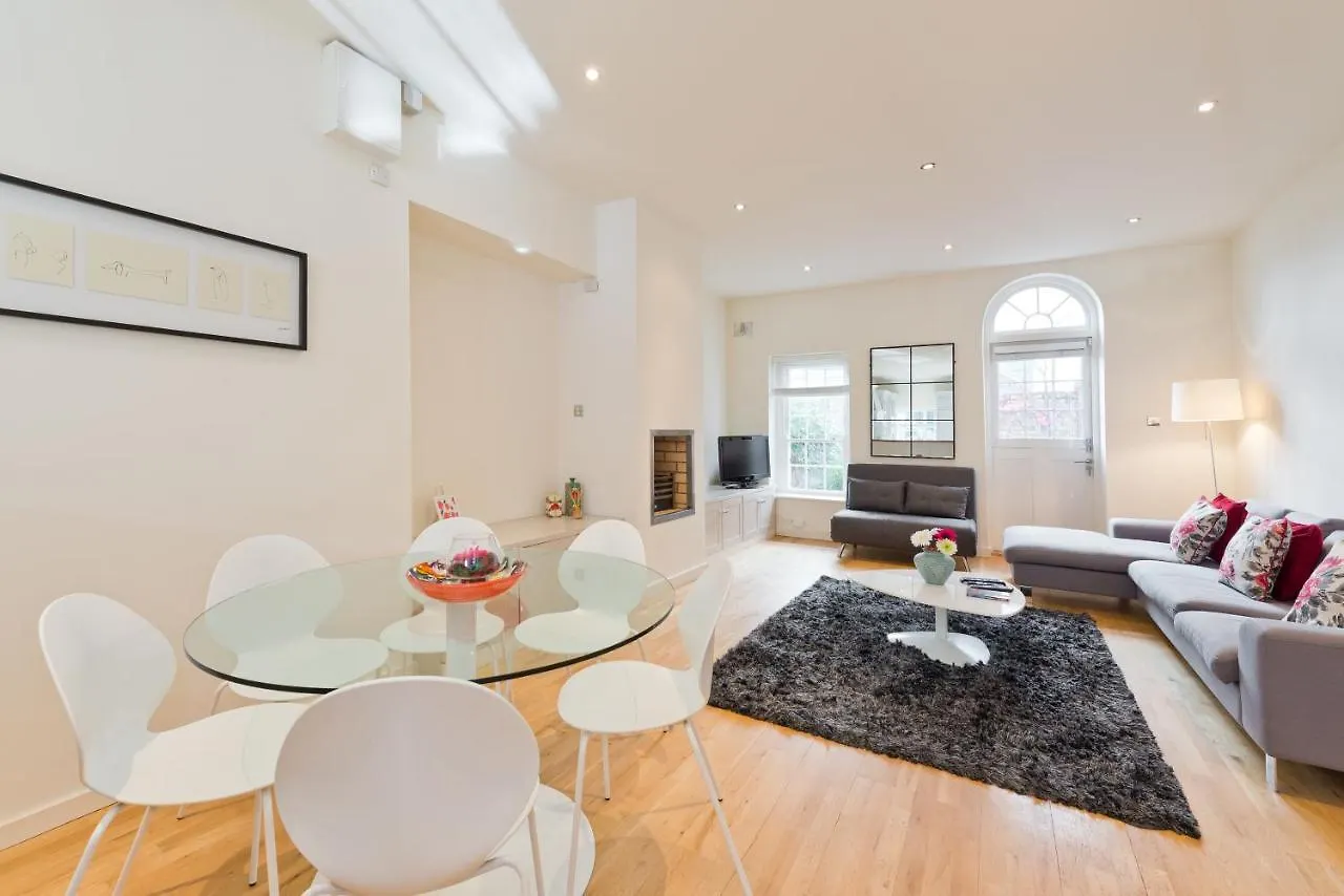 The John Lennon Suite - Hiphipstay Dublin
