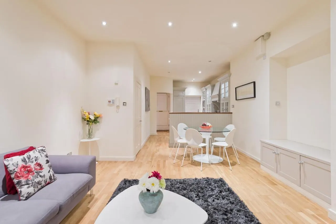 The John Lennon Suite - Hiphipstay Dublin