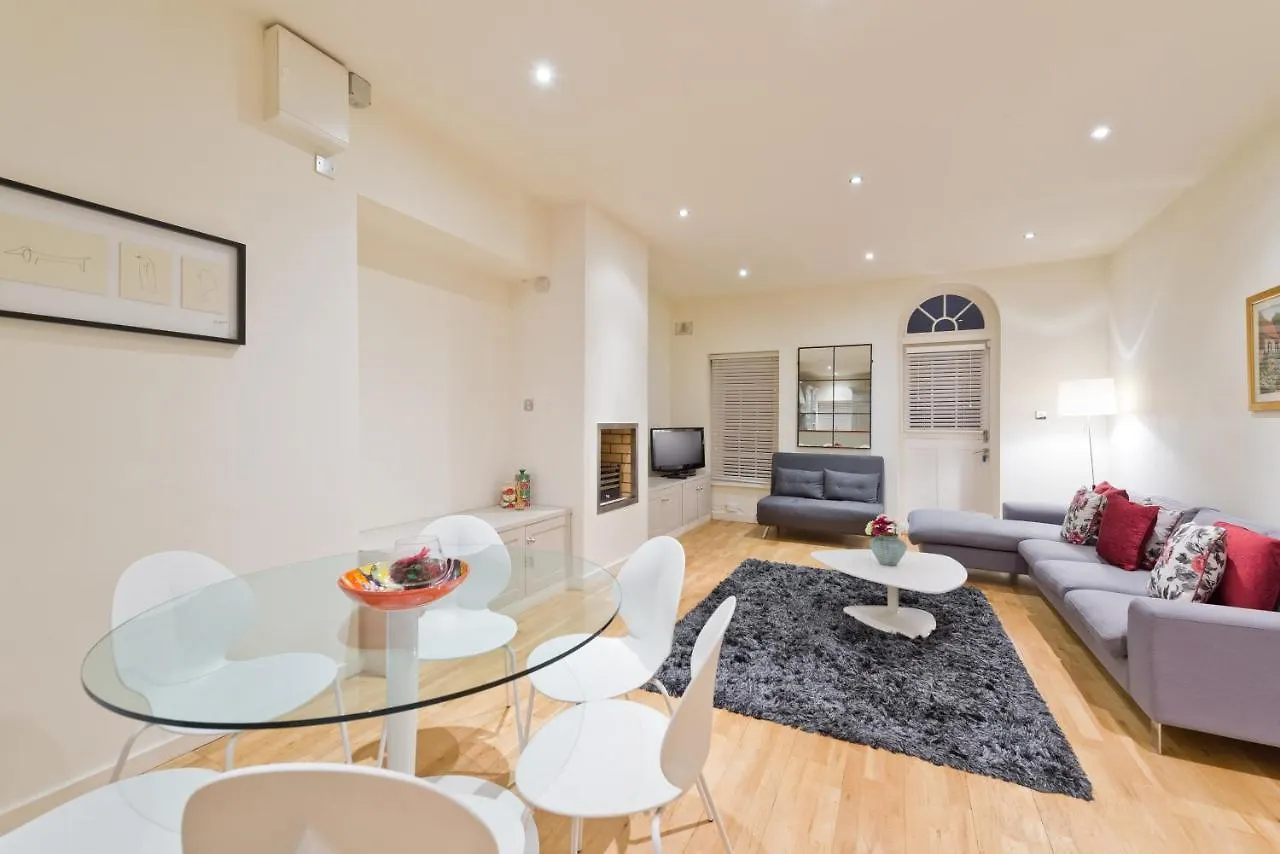 The John Lennon Suite - Hiphipstay Dublin